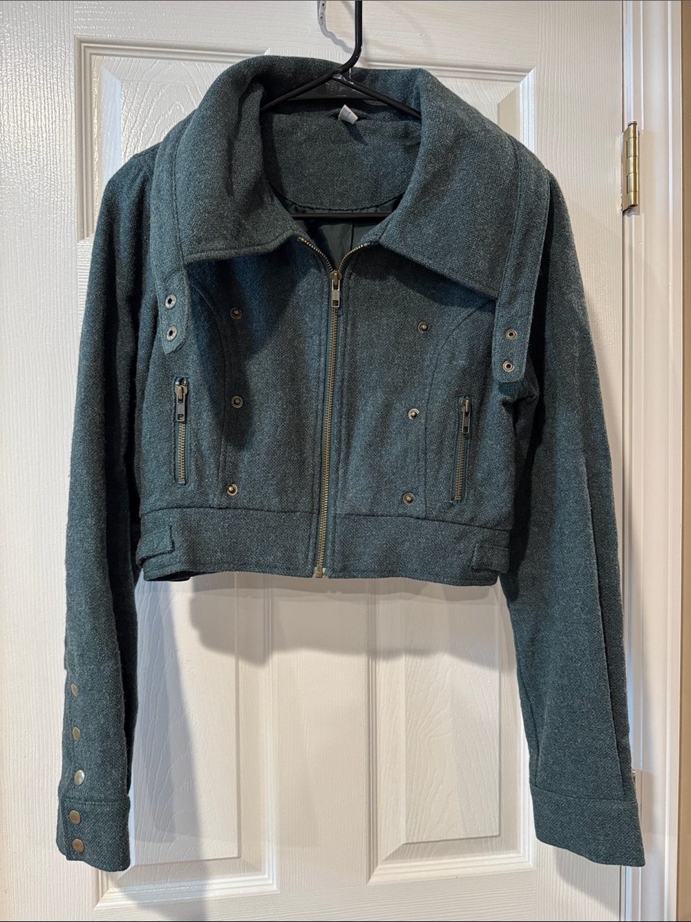 Vero Moda Women's Cropped Jacket in Green
